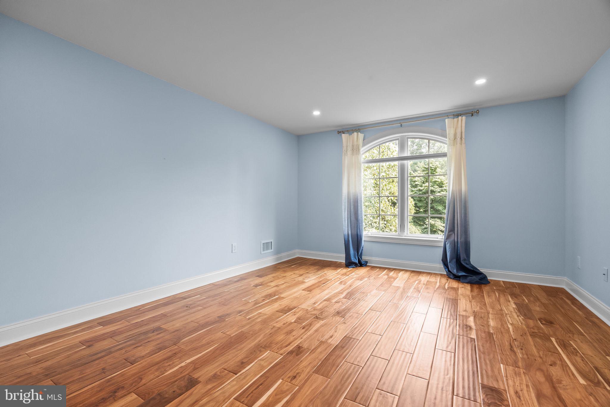 STONEGATE - Residential