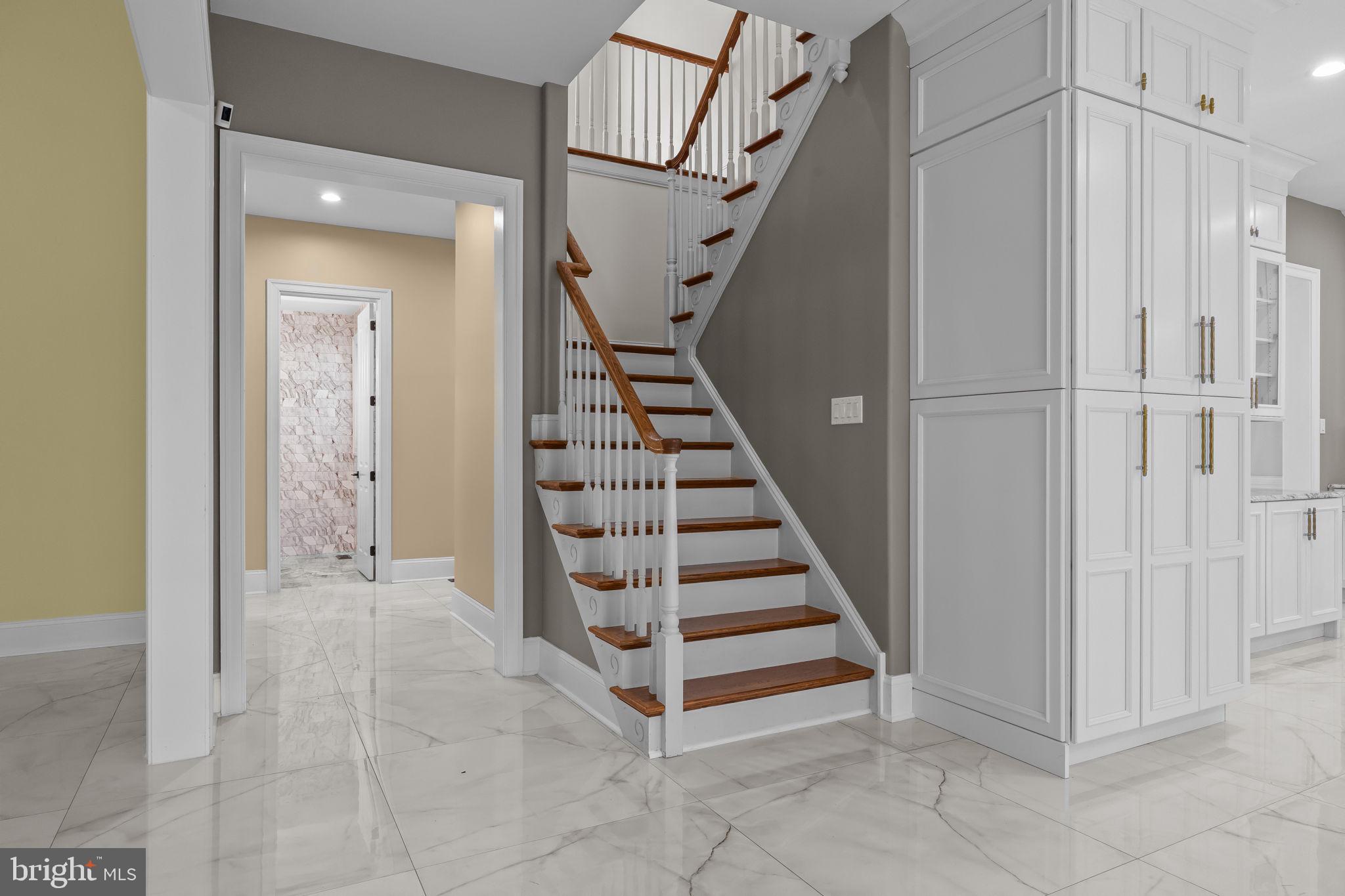 STONEGATE - Residential