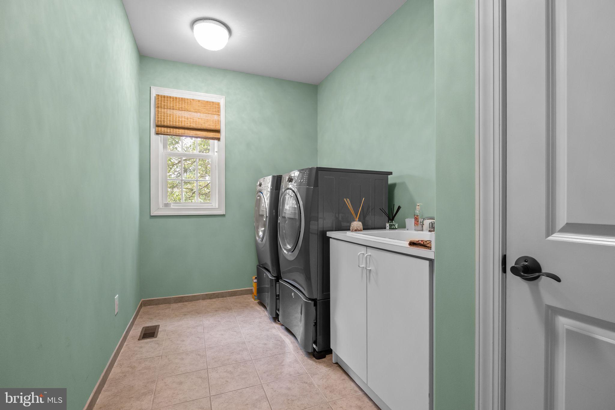 STONEGATE - Residential