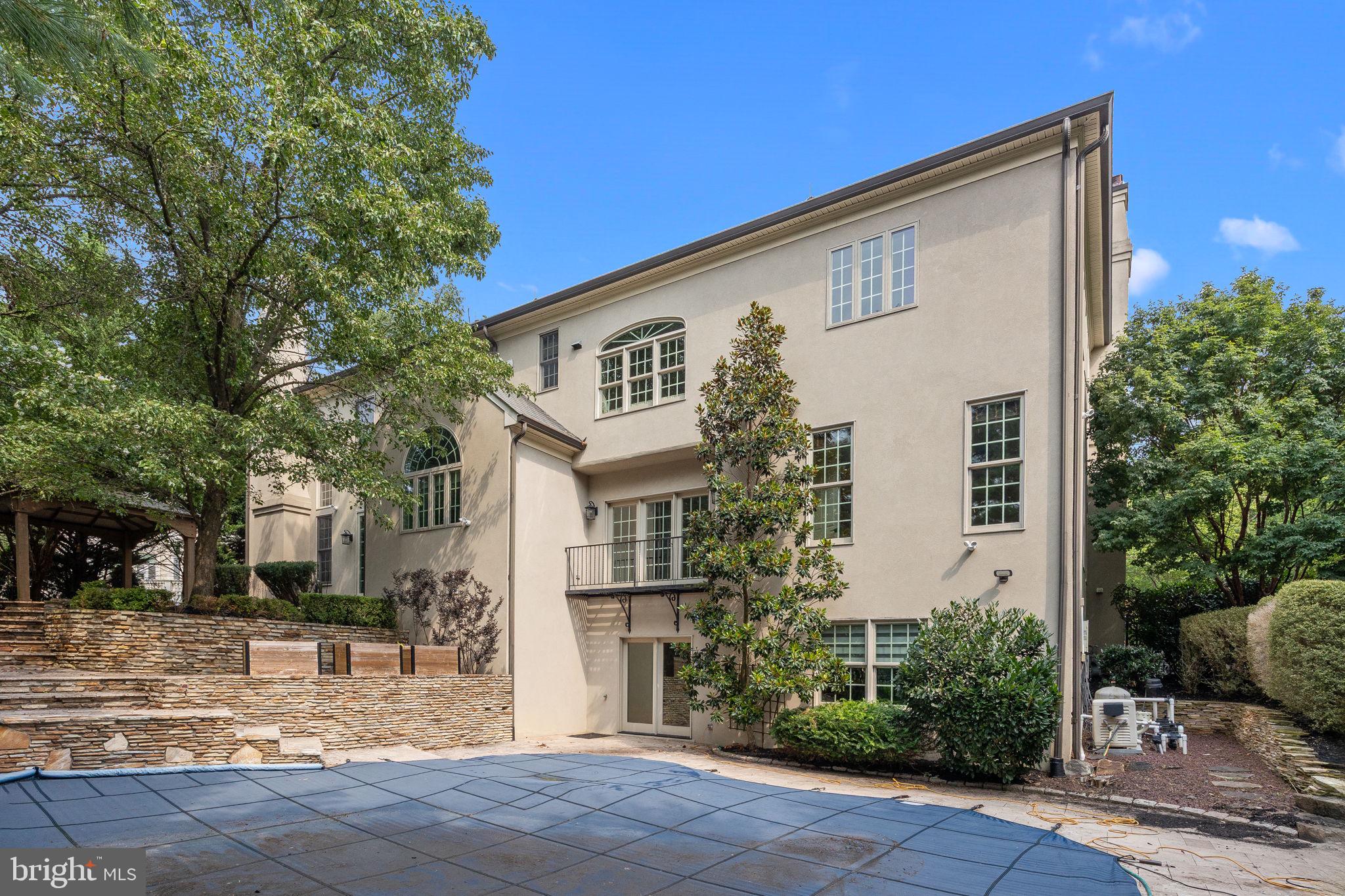 STONEGATE - Residential