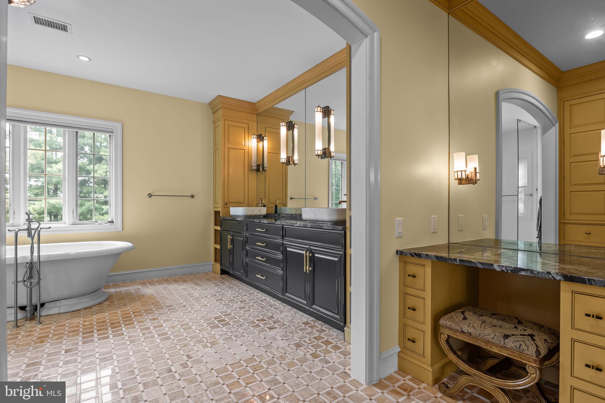 STONEGATE - Residential