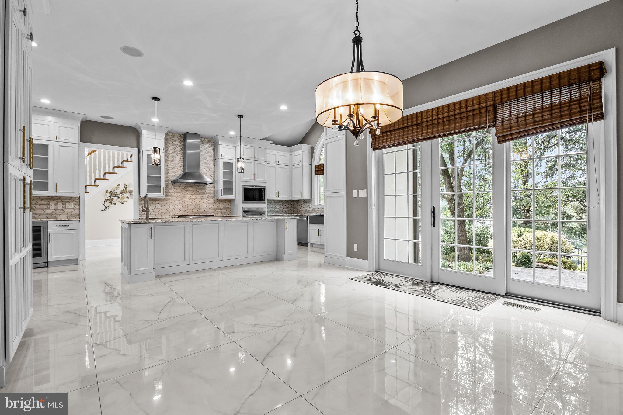 STONEGATE - Residential