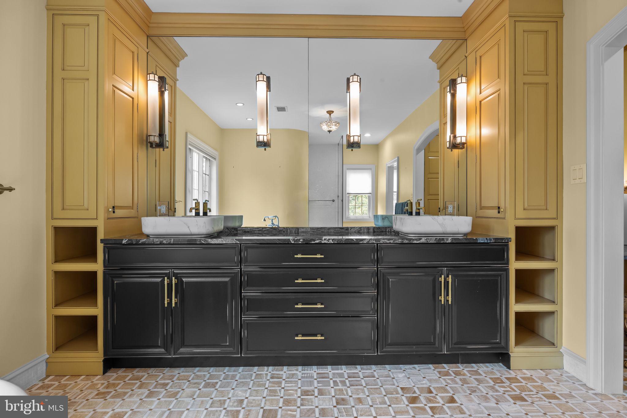 STONEGATE - Residential