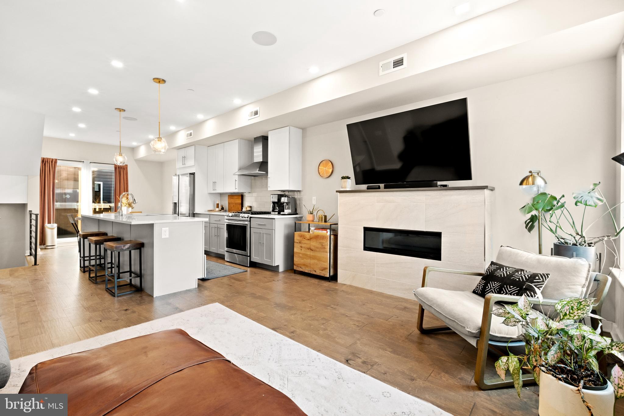 OLDE KENSINGTON - Residential