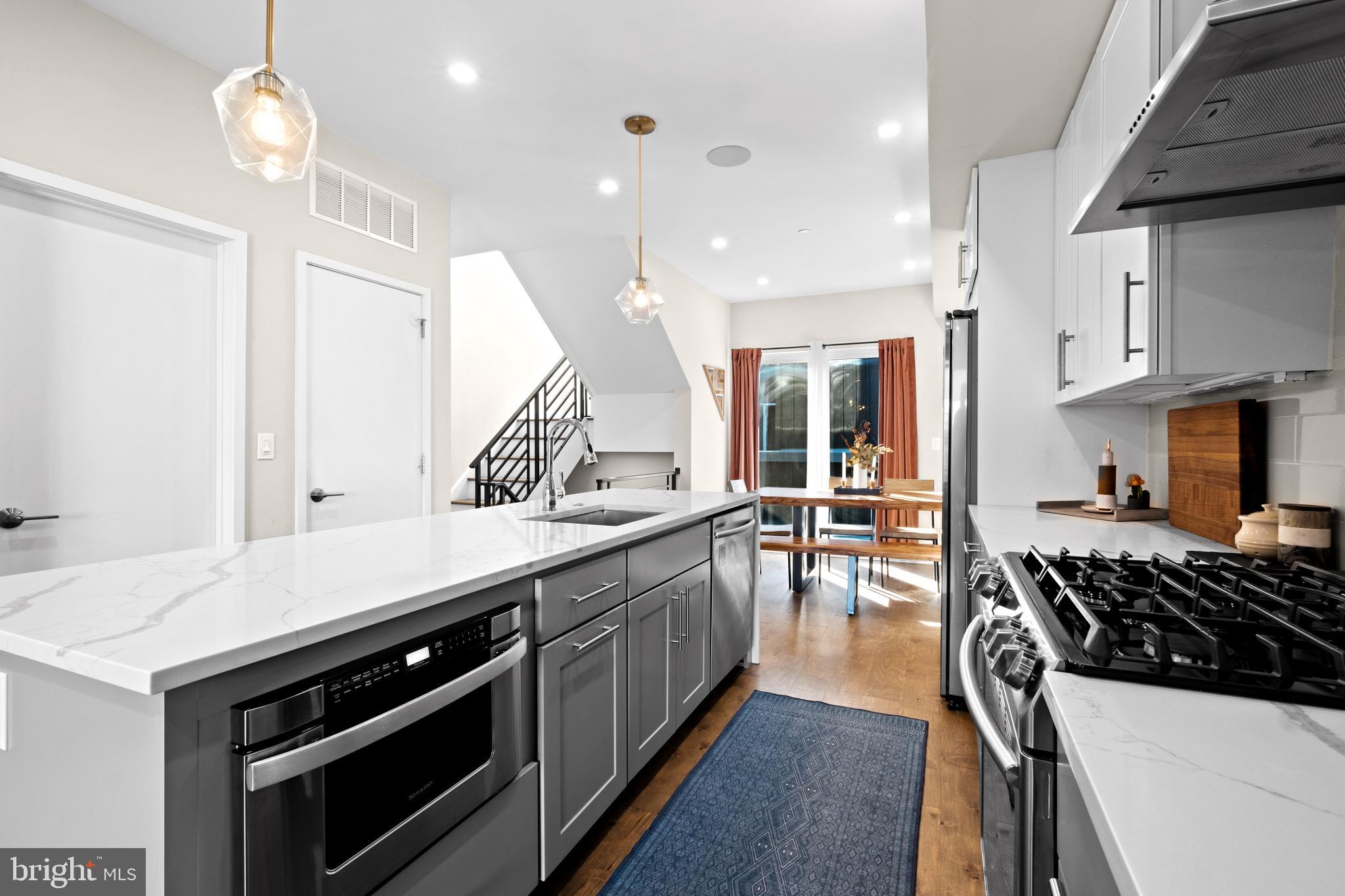 OLDE KENSINGTON - Residential