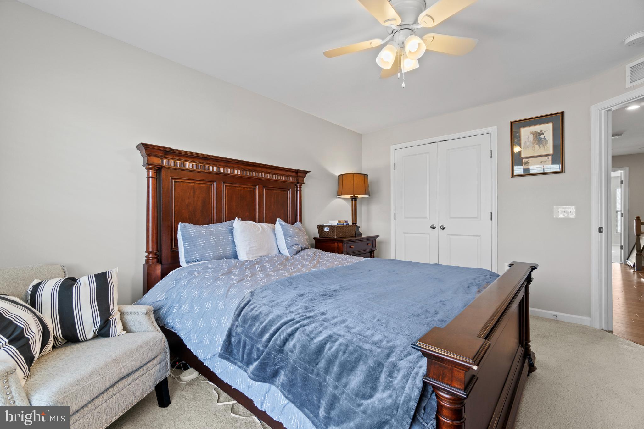 HAMPTON SQUARE CONDOMINIUMS - Residential