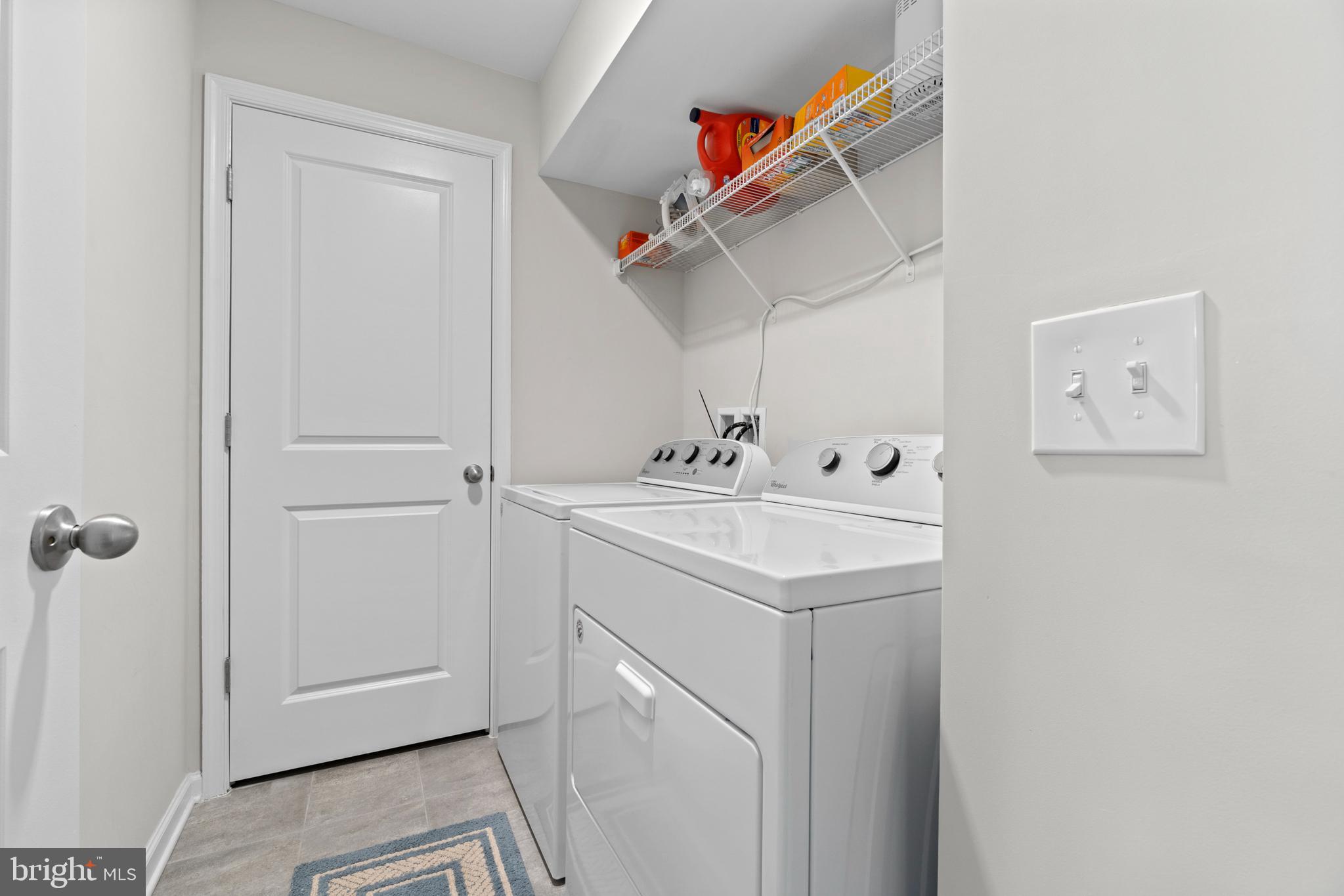 HAMPTON SQUARE CONDOMINIUMS - Residential