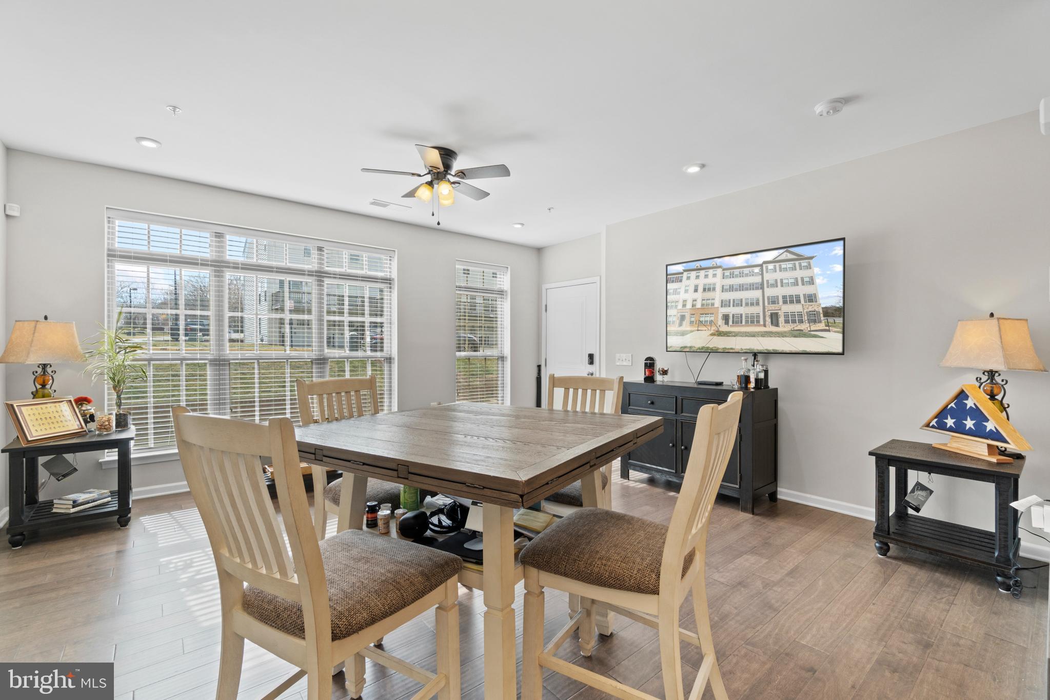 HAMPTON SQUARE CONDOMINIUMS - Residential