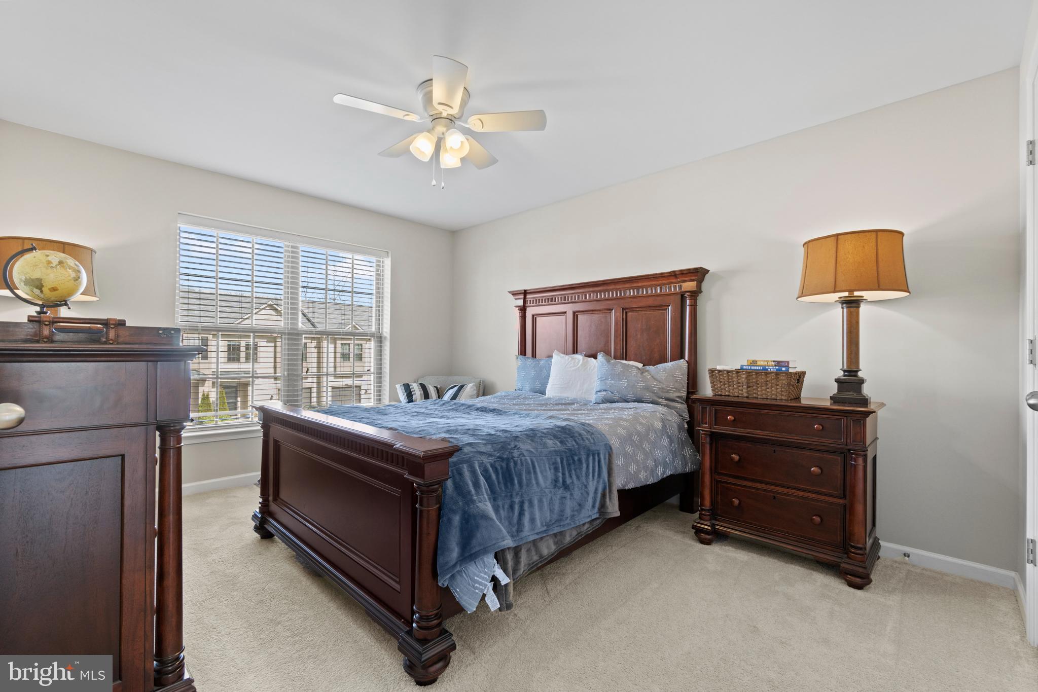 HAMPTON SQUARE CONDOMINIUMS - Residential