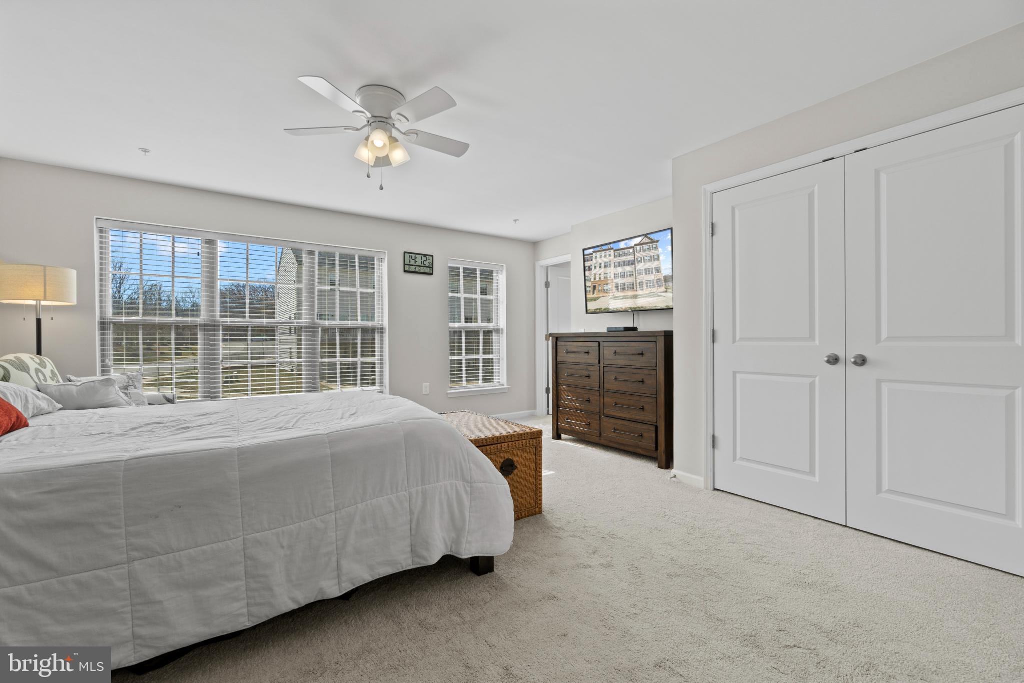 HAMPTON SQUARE CONDOMINIUMS - Residential