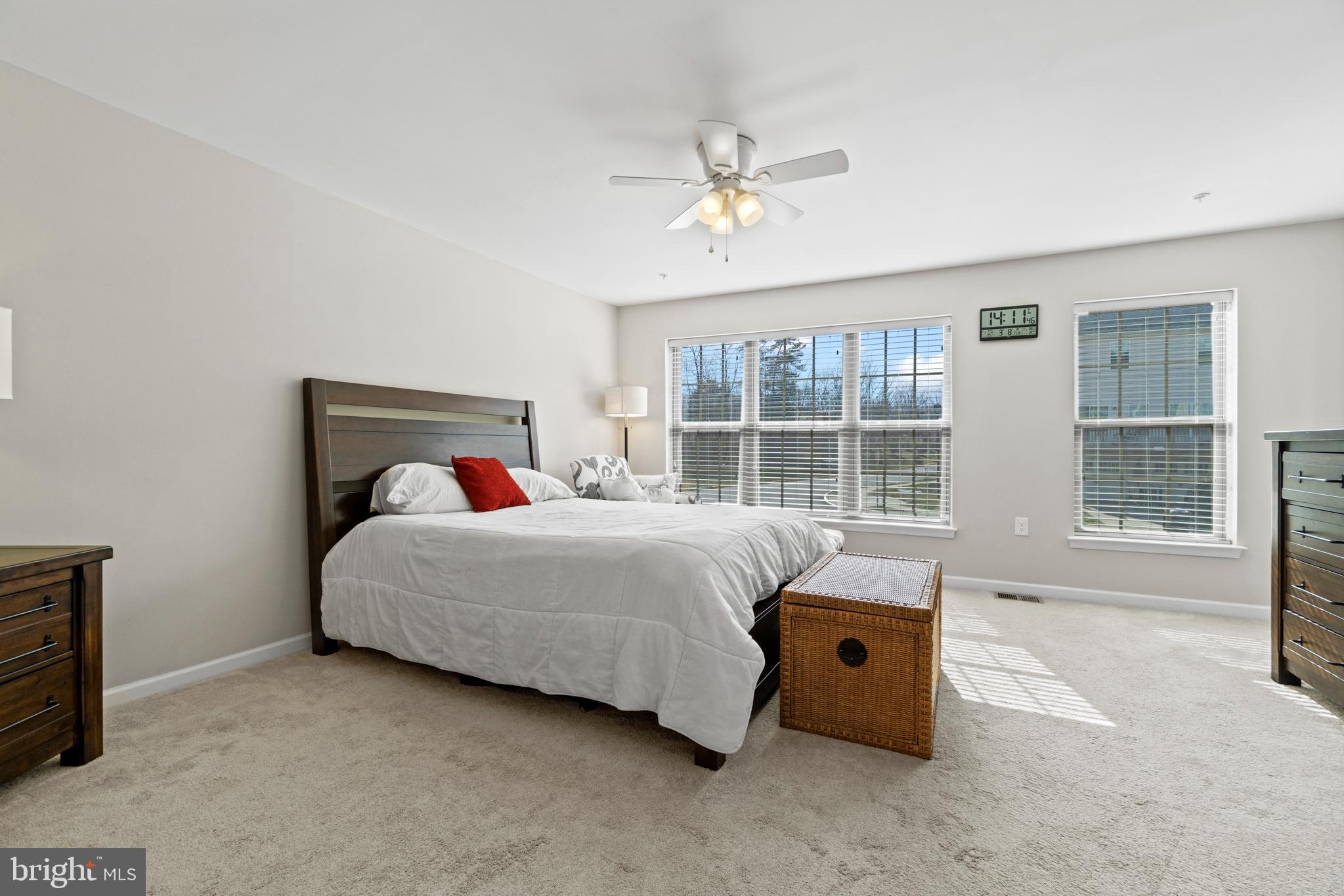 HAMPTON SQUARE CONDOMINIUMS - Residential