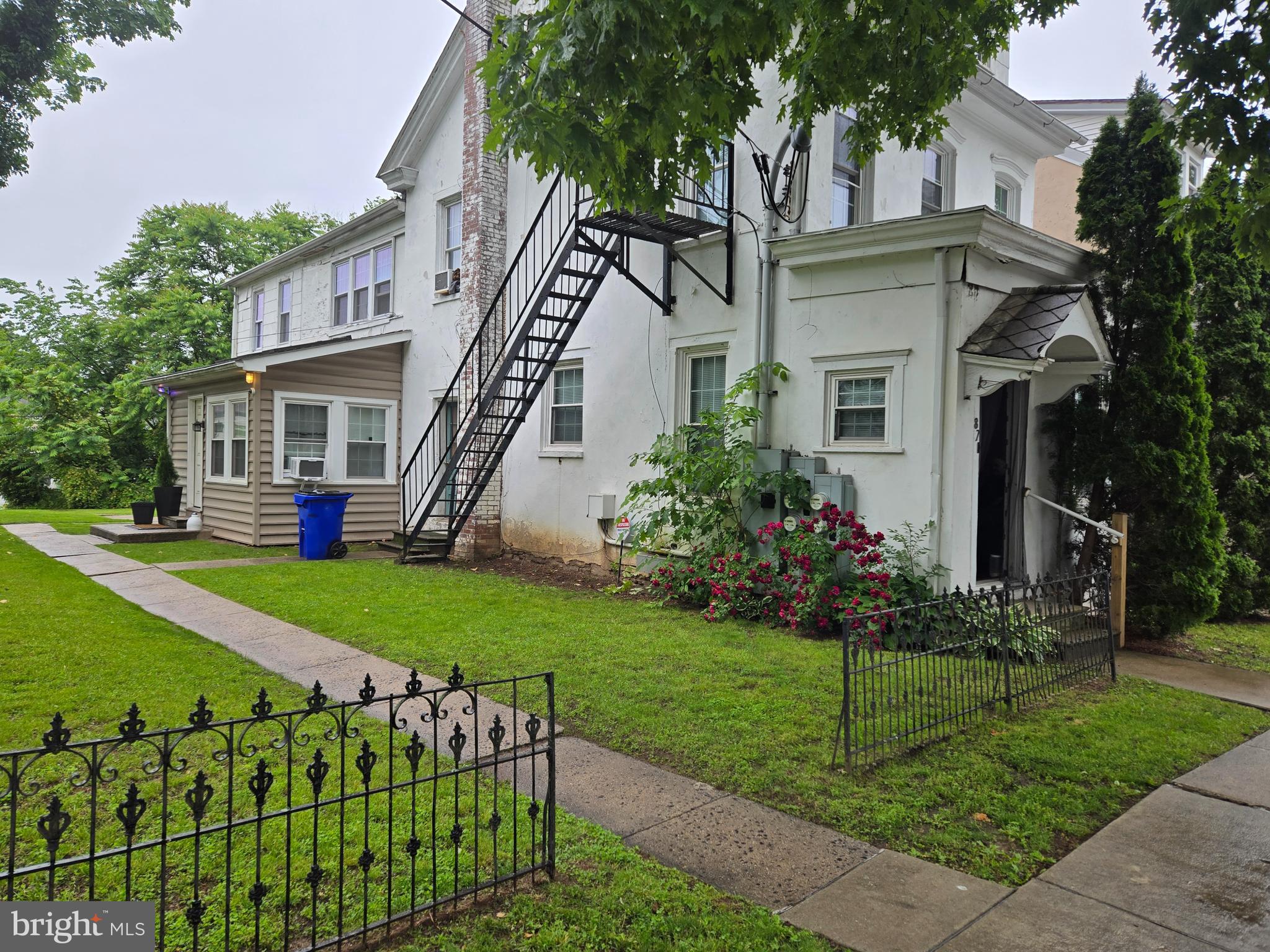 870 E HIGH STREET