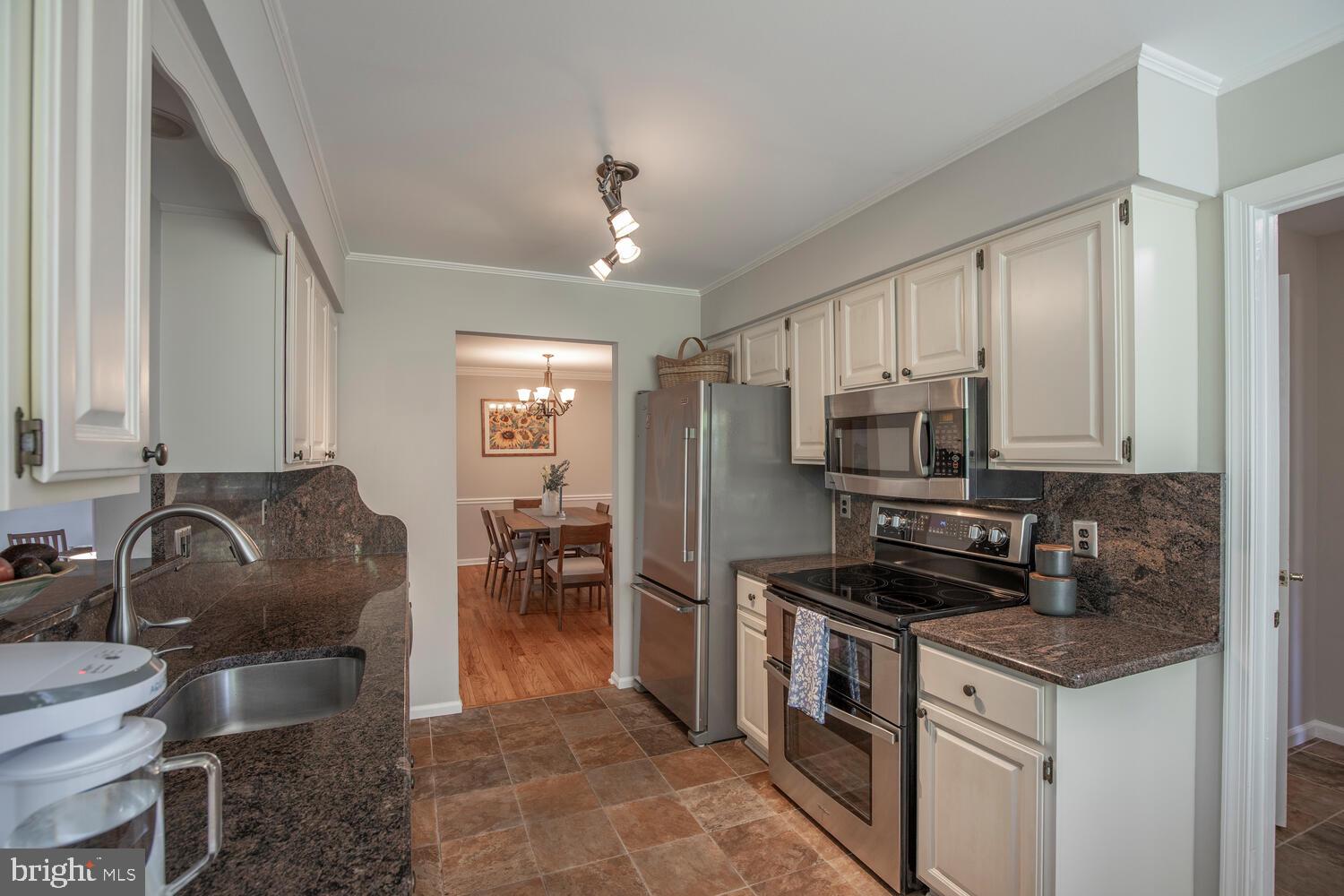 FIELDSTONE PLACE - Residential