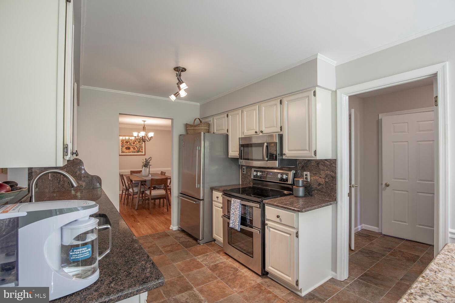 FIELDSTONE PLACE - Residential