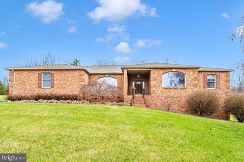 Homes For Sale - 20405 Gap Court<br/> Washington County, ROHRERSVILLE, MD 21779