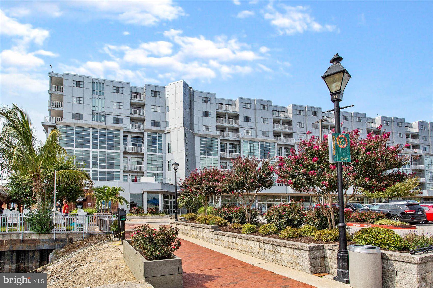 LIGHTHOUSE POINT EAST - Residential