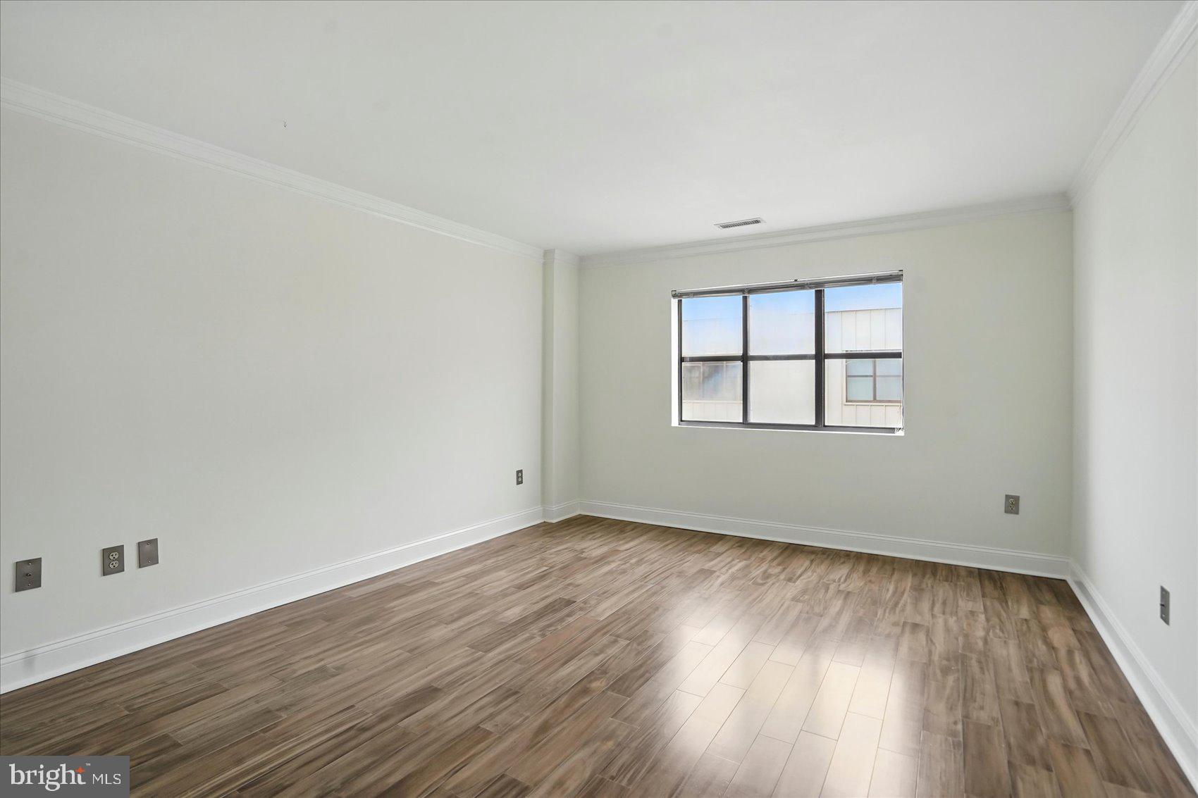 LIGHTHOUSE POINT EAST - Residential