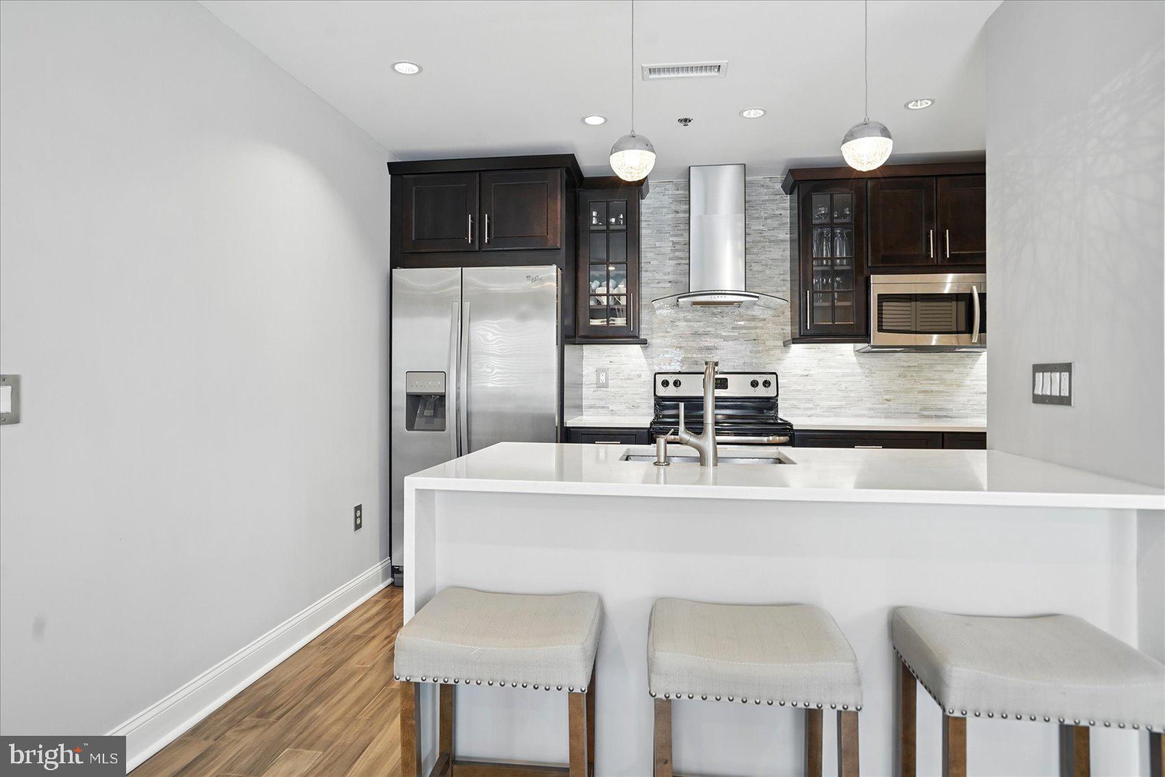 LIGHTHOUSE POINT EAST - Residential