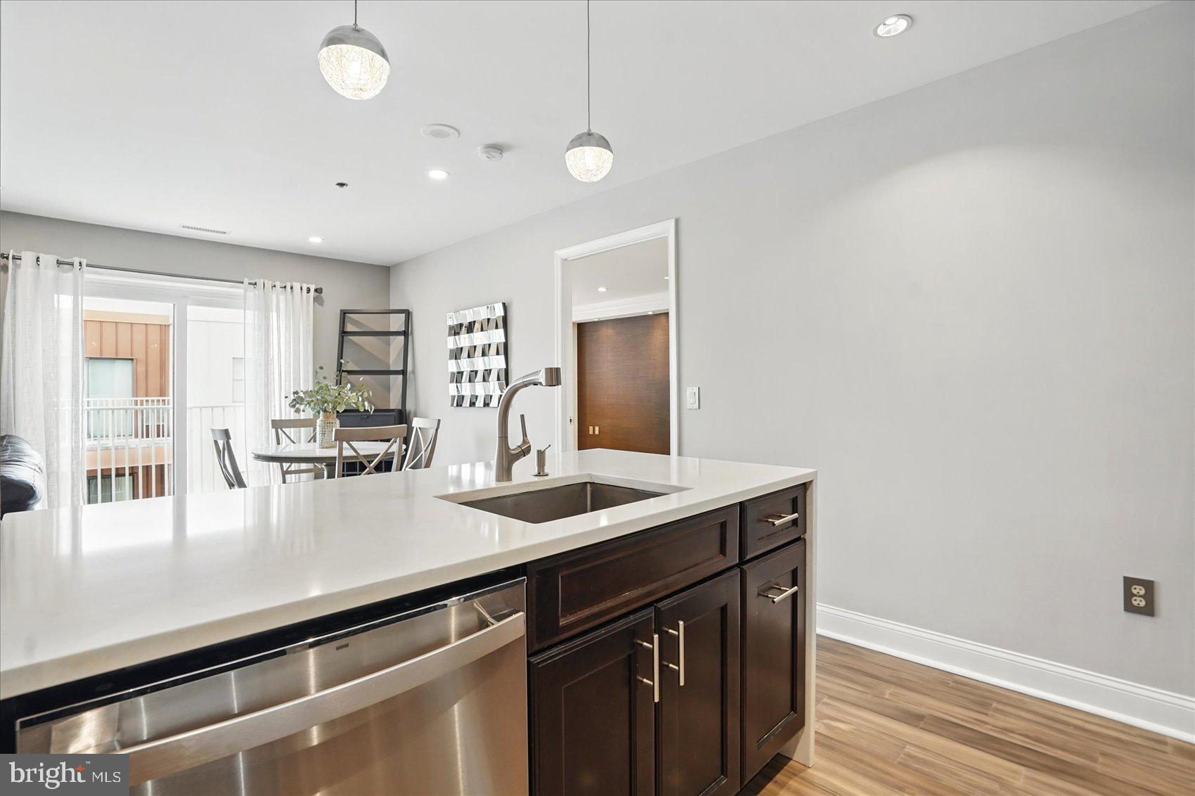 LIGHTHOUSE POINT EAST - Residential