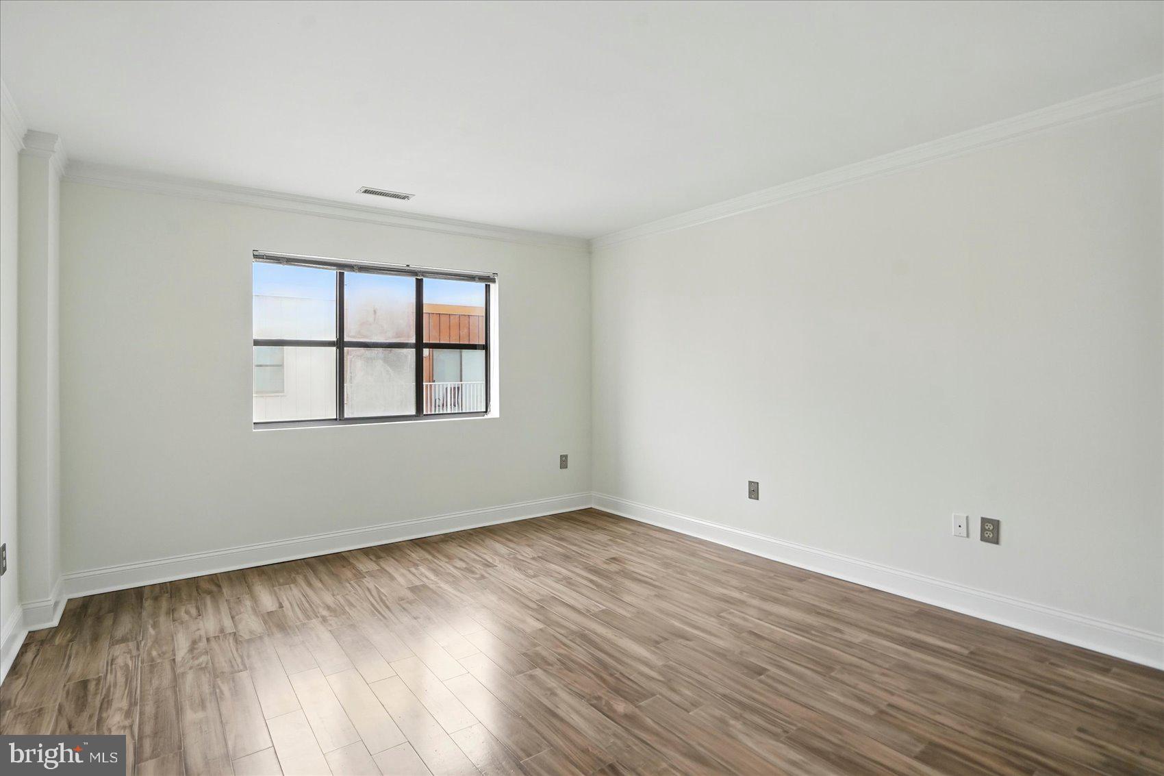 LIGHTHOUSE POINT EAST - Residential