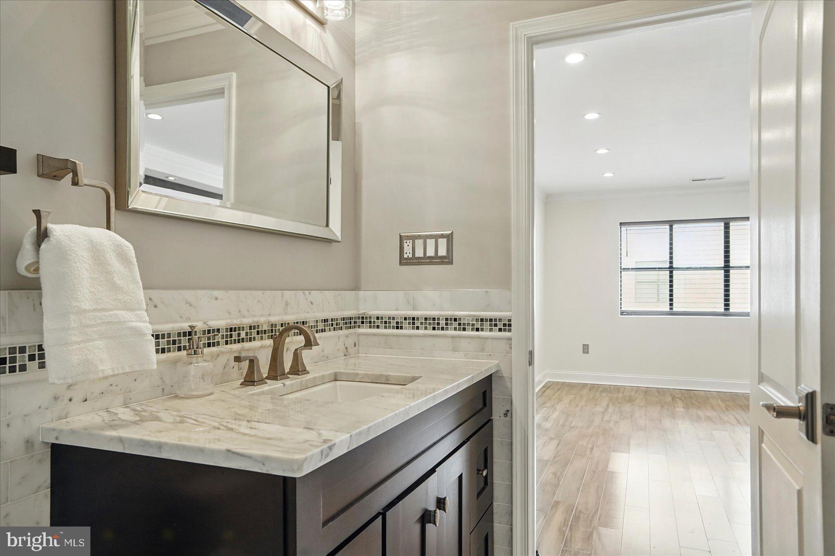 LIGHTHOUSE POINT EAST - Residential