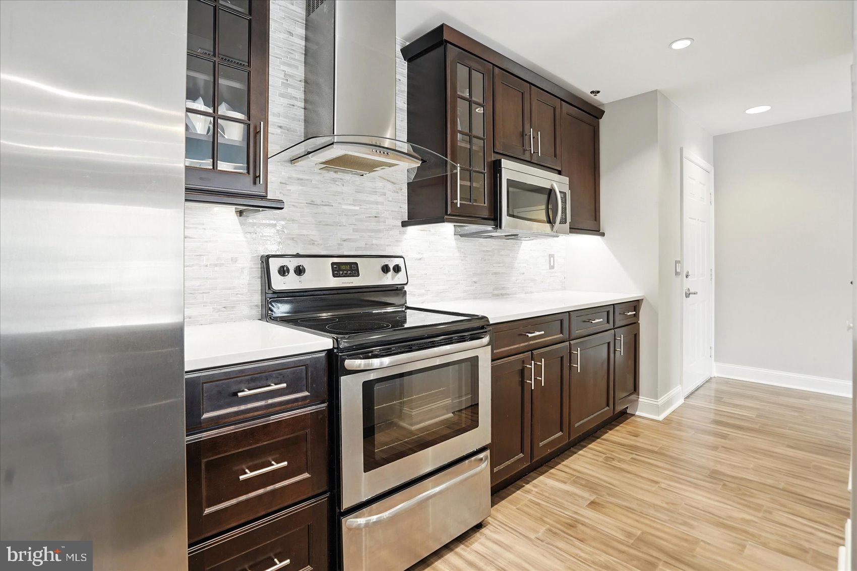 LIGHTHOUSE POINT EAST - Residential