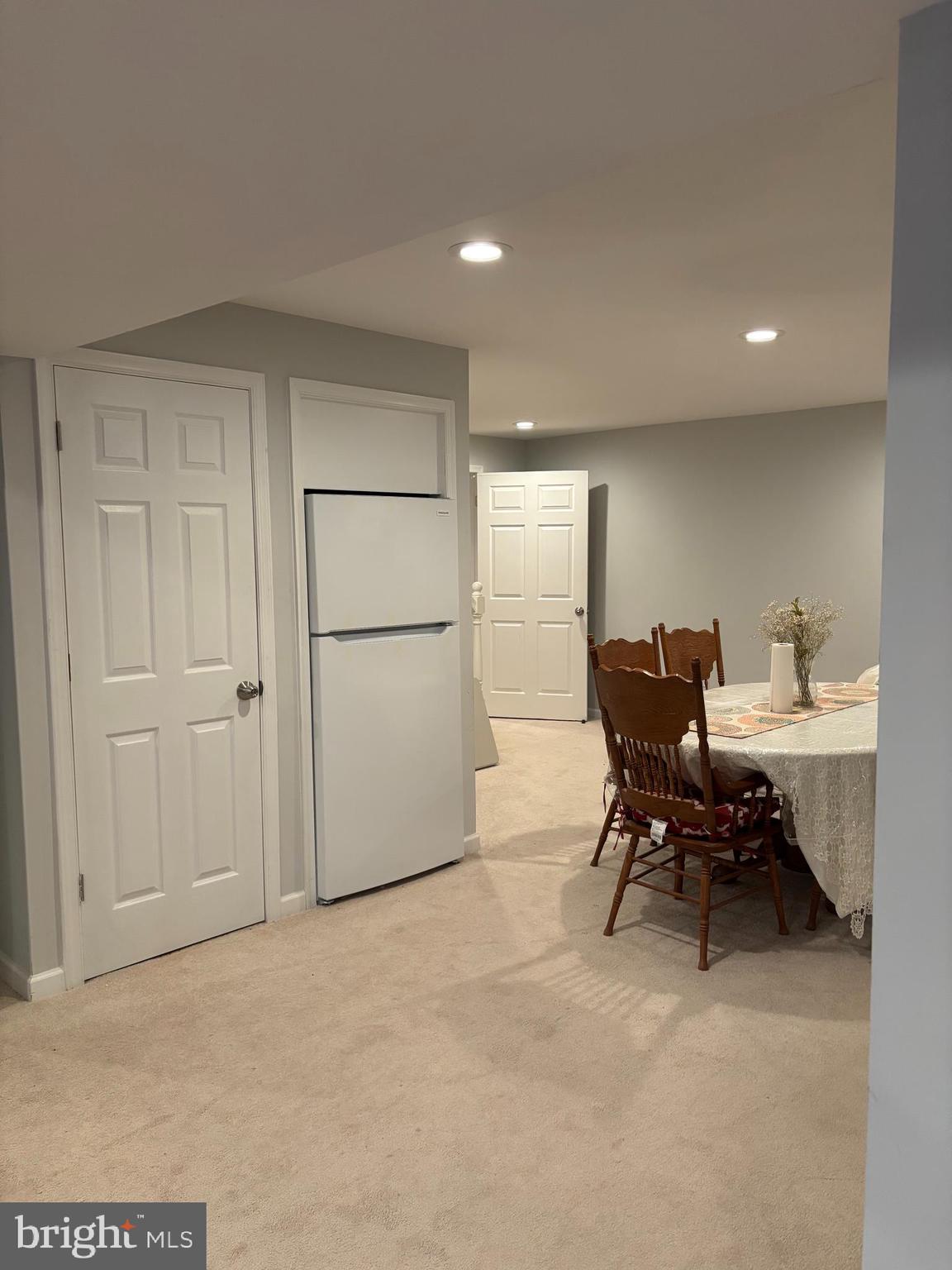 ASHBURN VILLAGE - Residential Lease