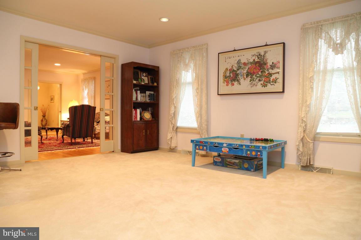 SCHOOL LANE HILLS - Residential