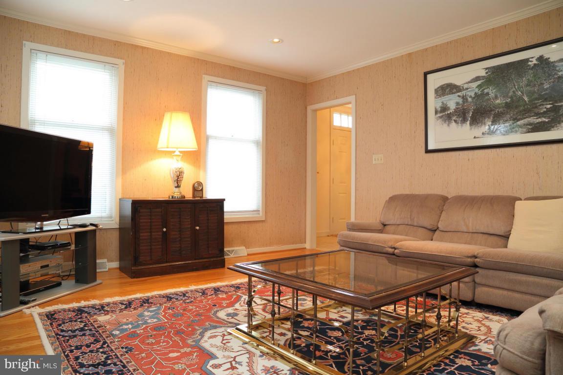 SCHOOL LANE HILLS - Residential