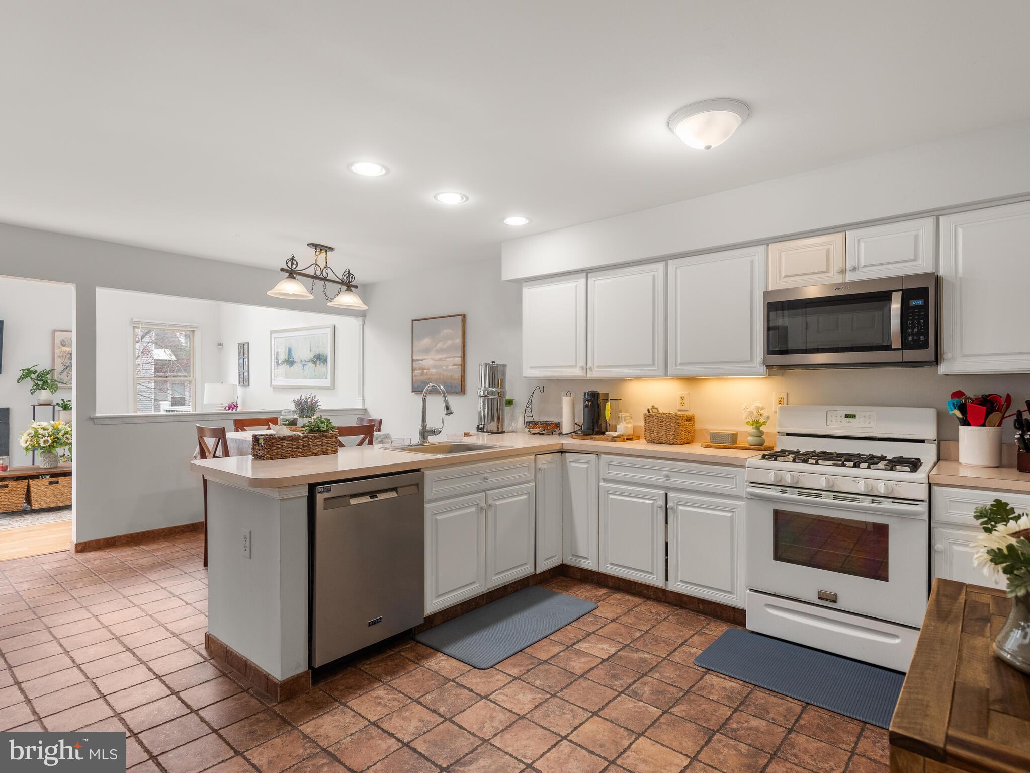 MONTGOMERY GREENE - Residential