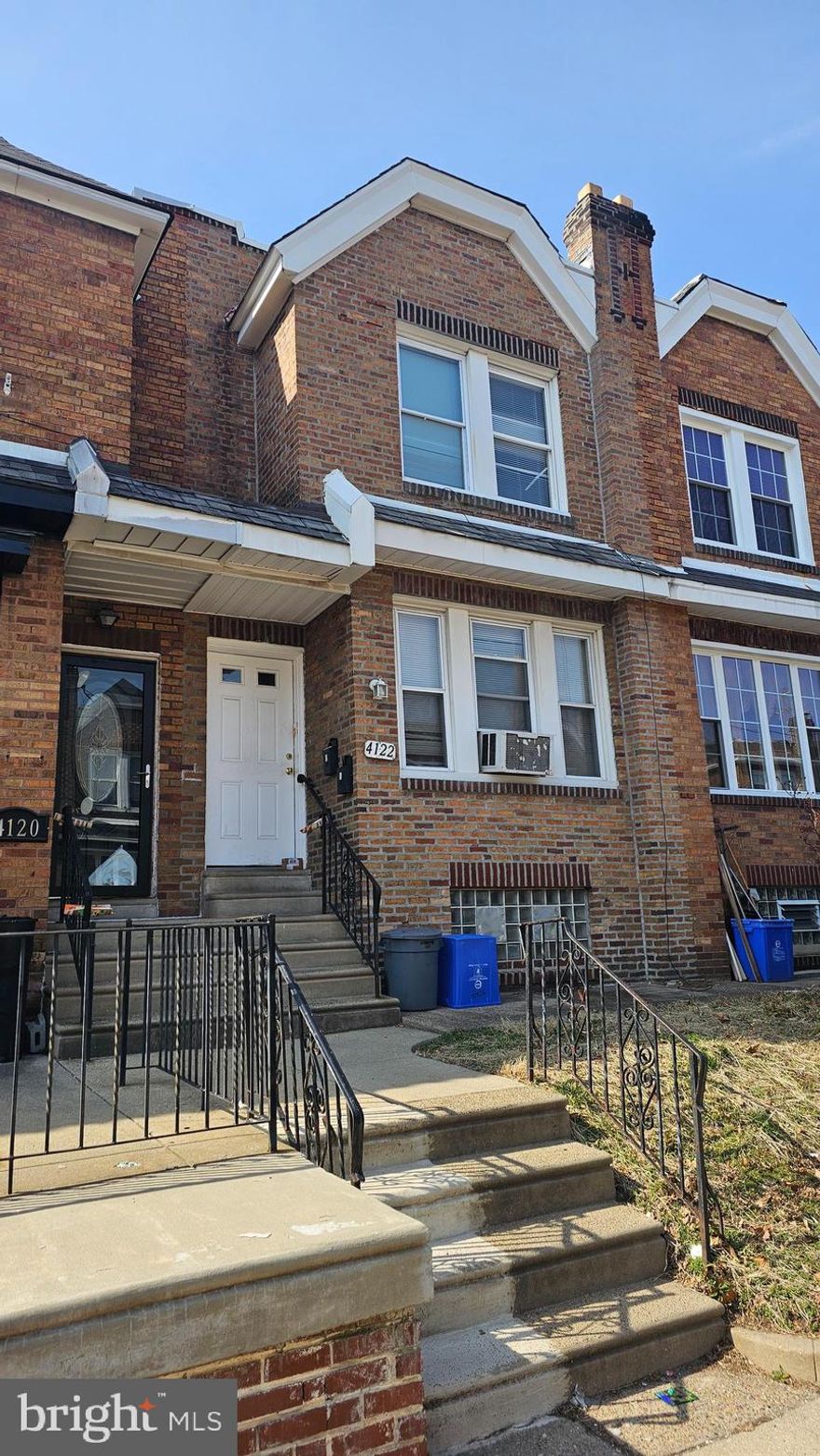 Prime Juniata area !!
2 bedroom unit being offered for rent at an affordable rate.
Second floor unit consisting of 2 good size bedroom, modern 3 piece Hall Bathroom featuring Laundry area as well, Large Living room combined with kitchen and dining area.
Ready for occupancy