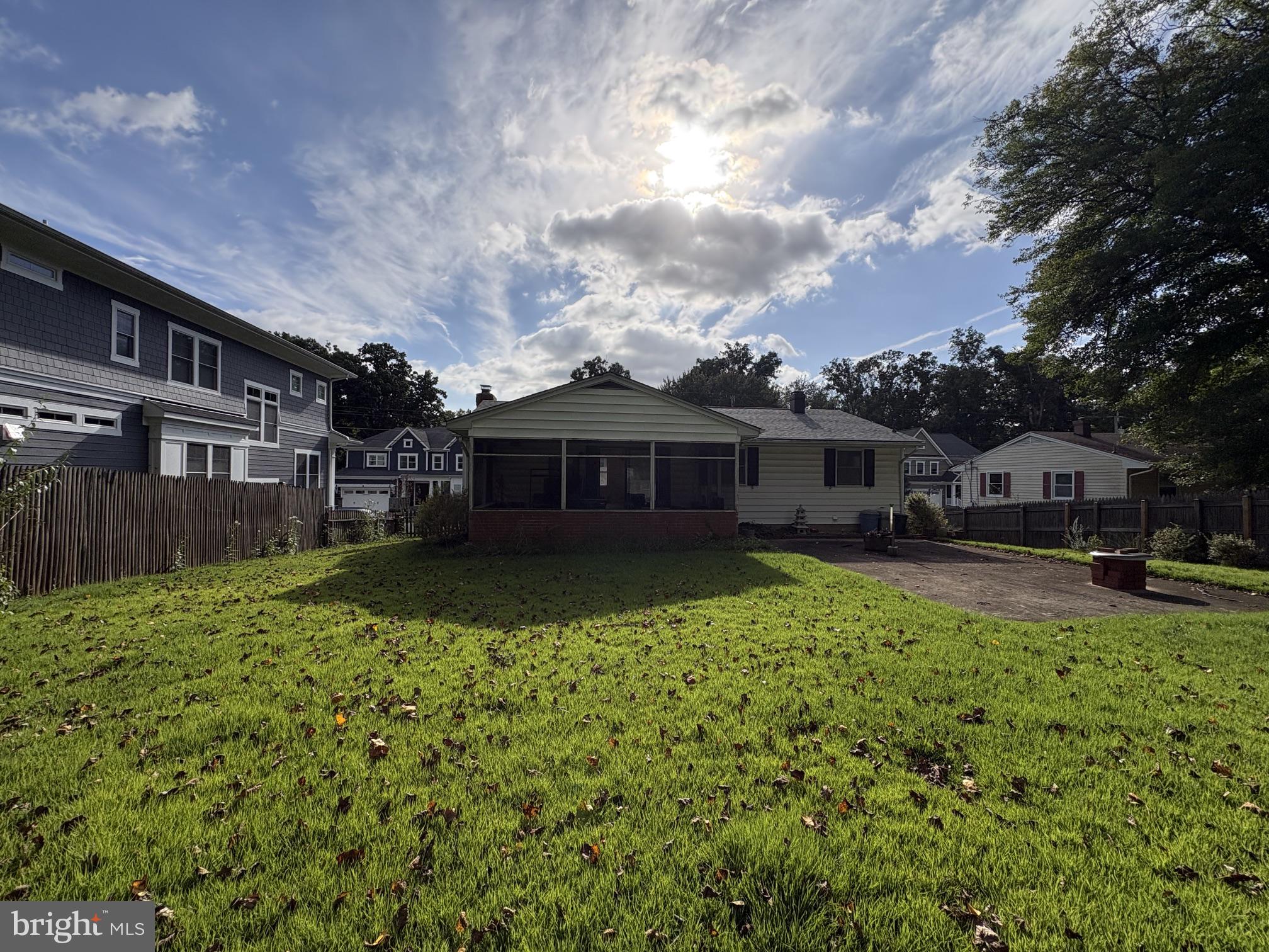 1214 ROSS DRIVE SW