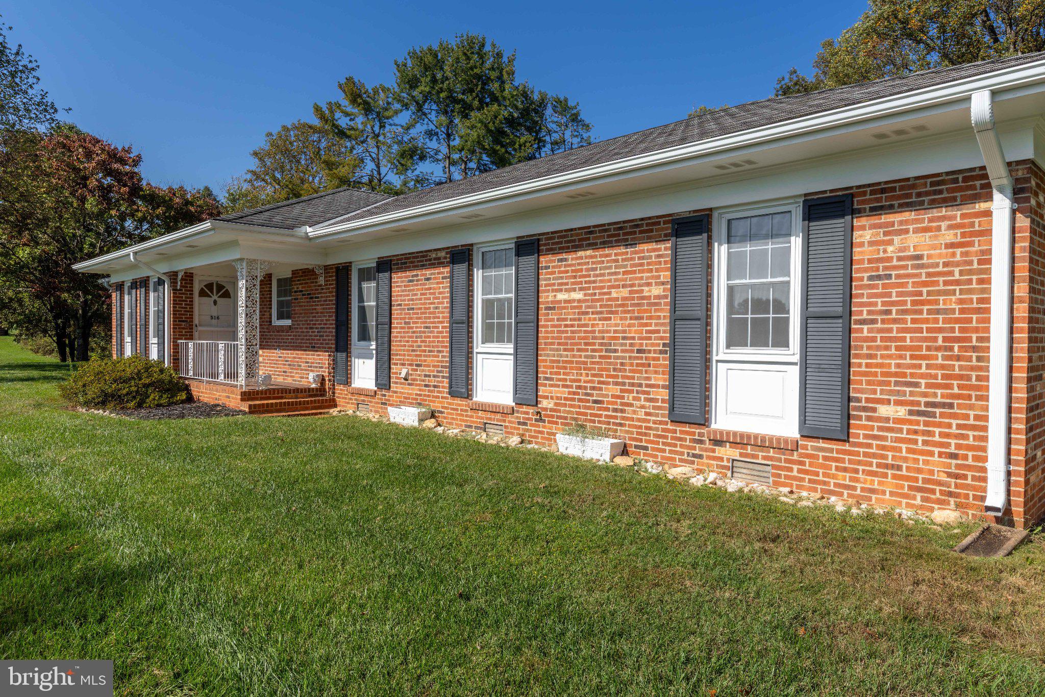 516 MAPLE DRIVE