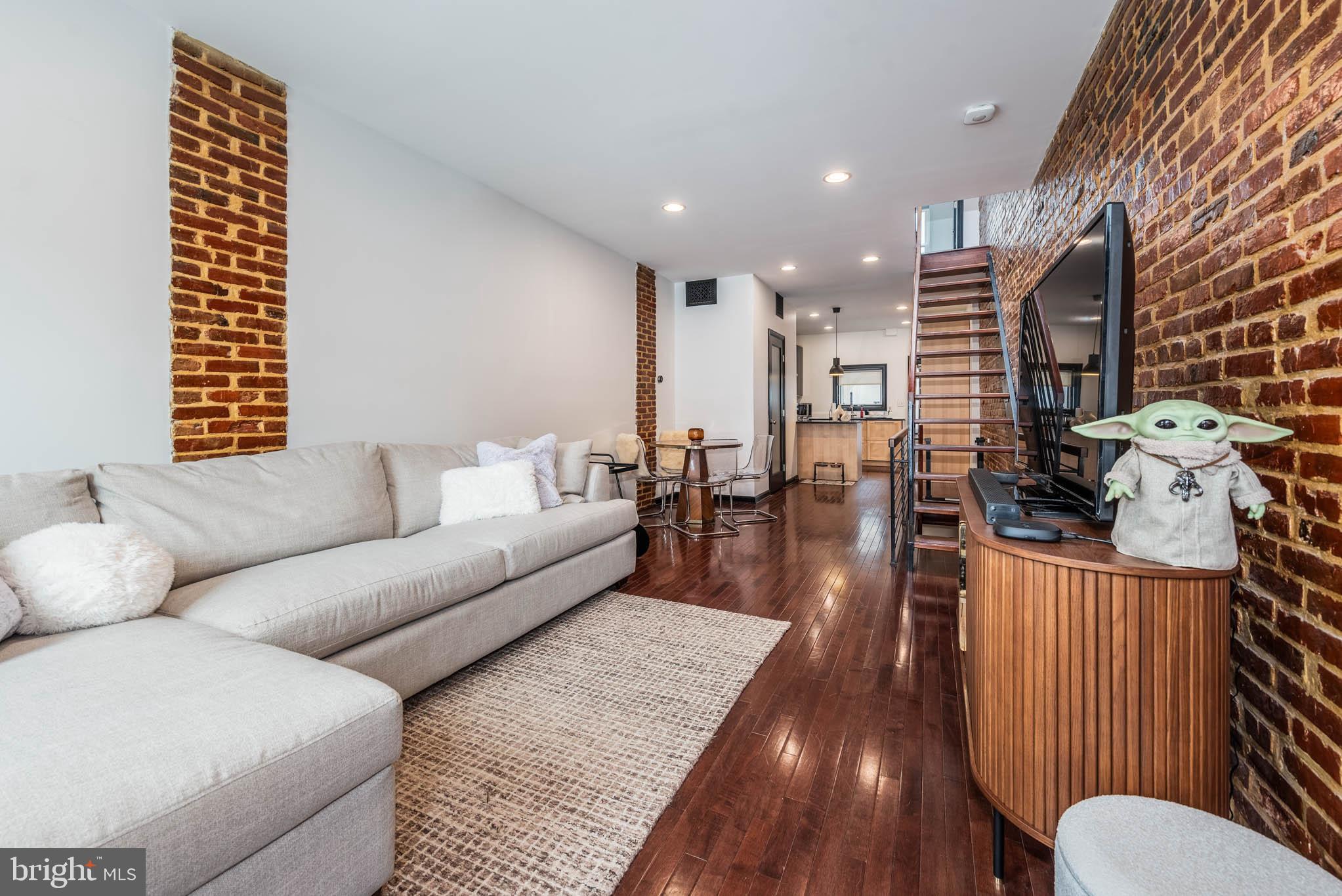 HIGHLANDTOWN - Residential