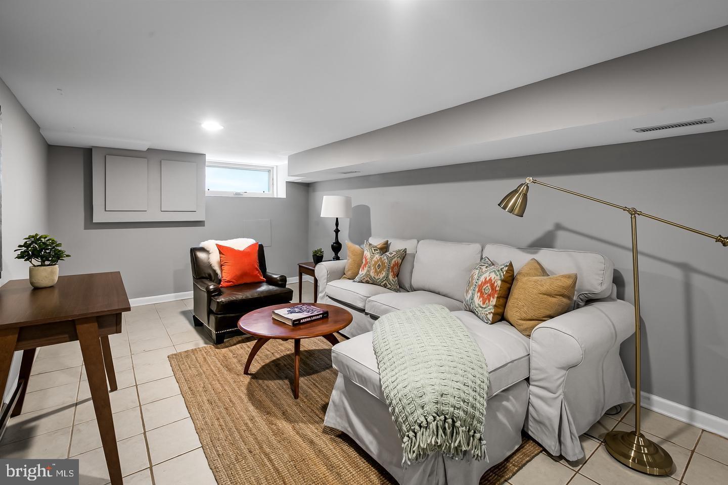 HIGHLANDTOWN - Residential