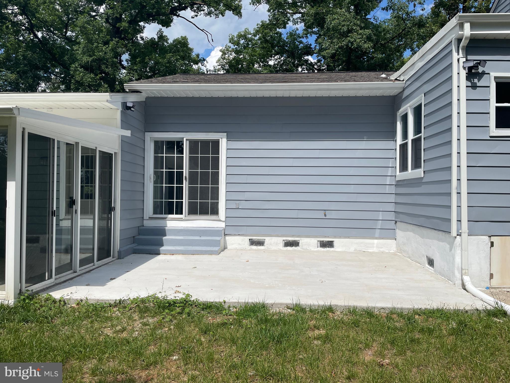 LANDOVER HILLS - Residential