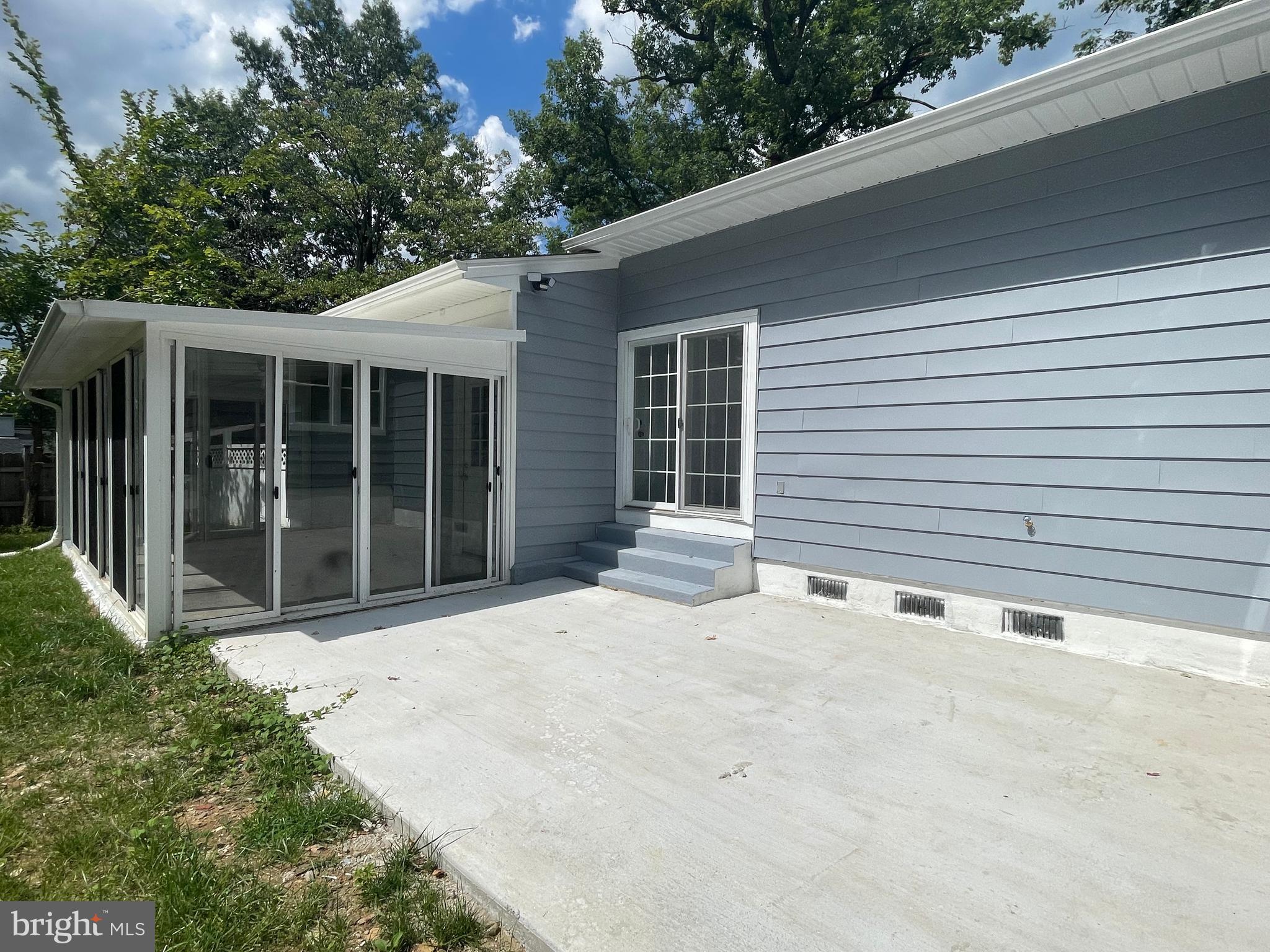 LANDOVER HILLS - Residential