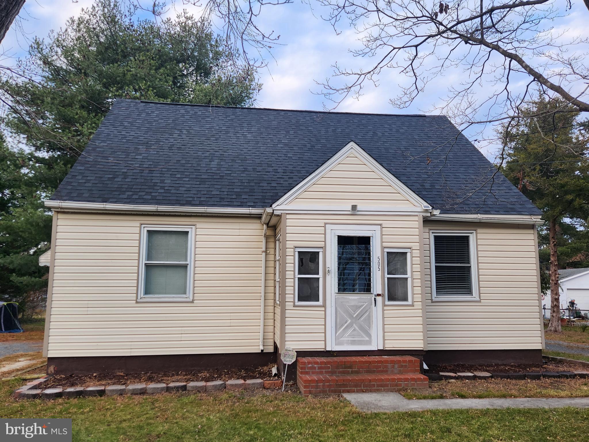 505 E COLLEGE AVENUE