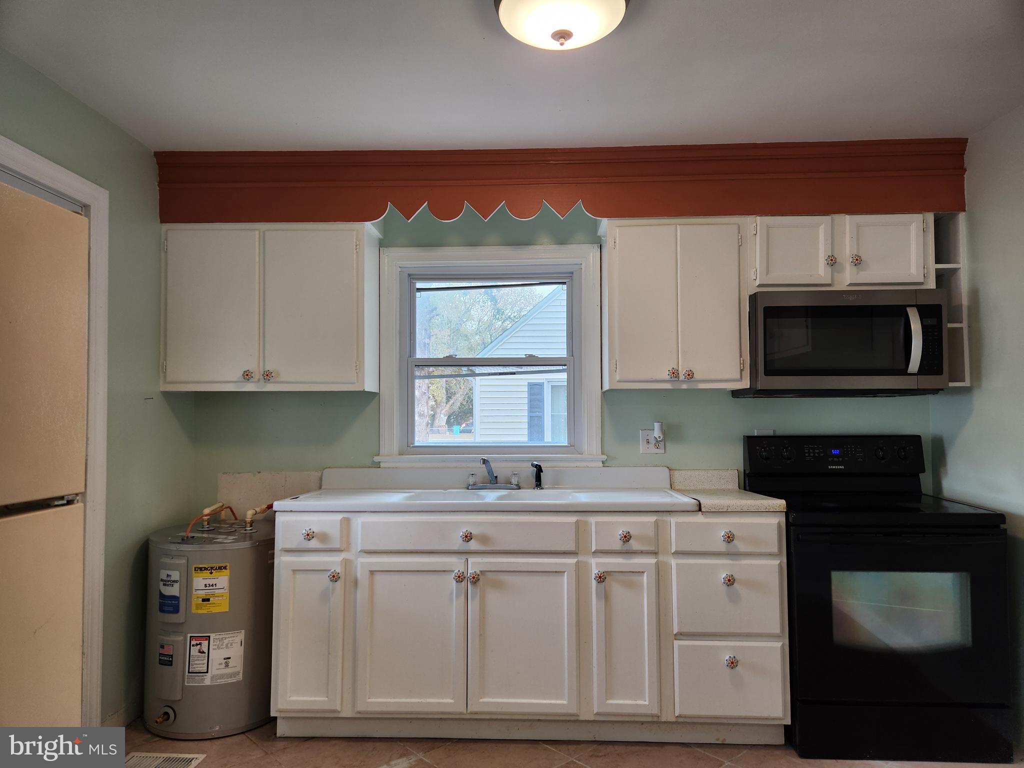 505 E COLLEGE AVENUE