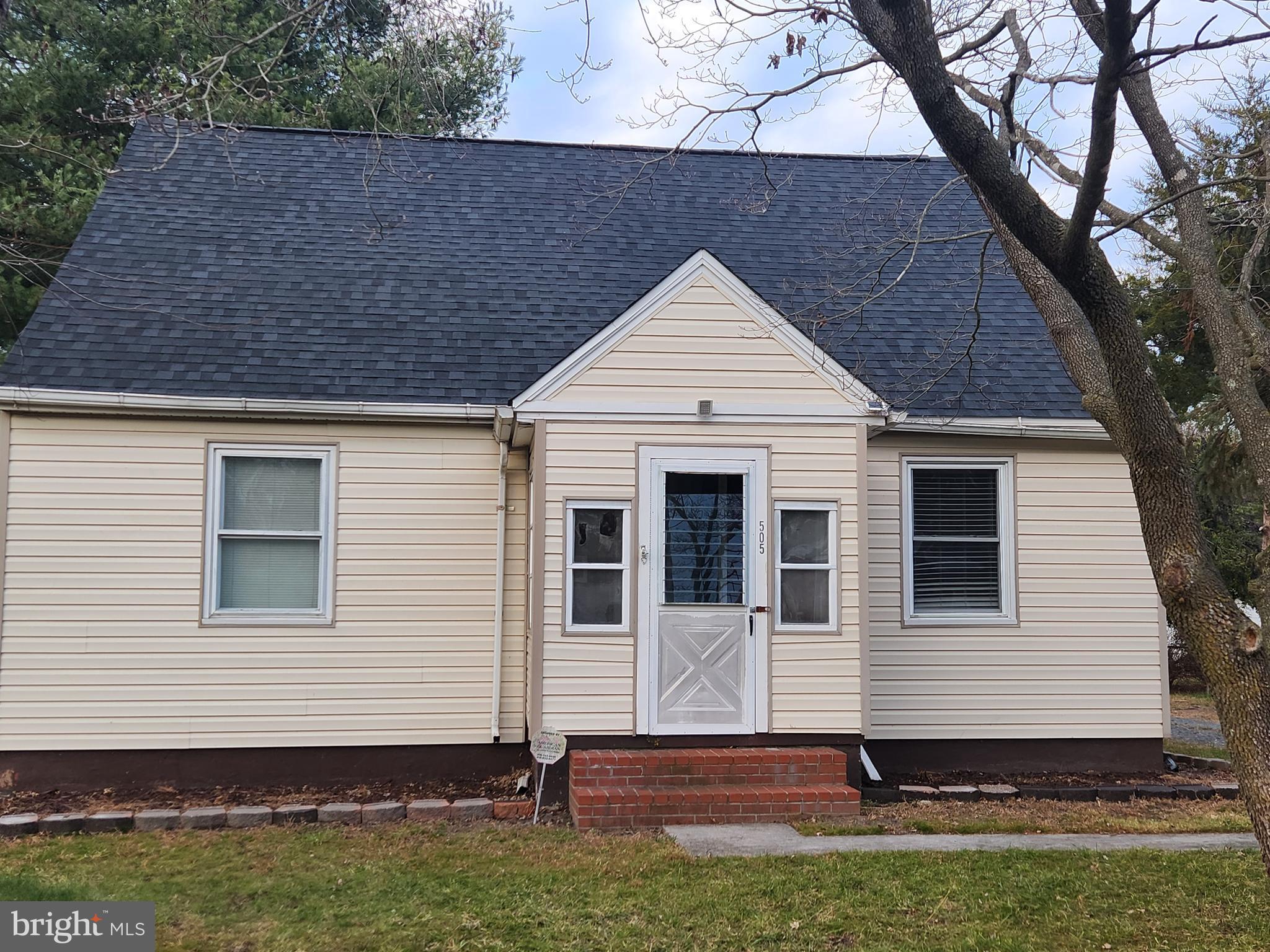 505 E COLLEGE AVENUE