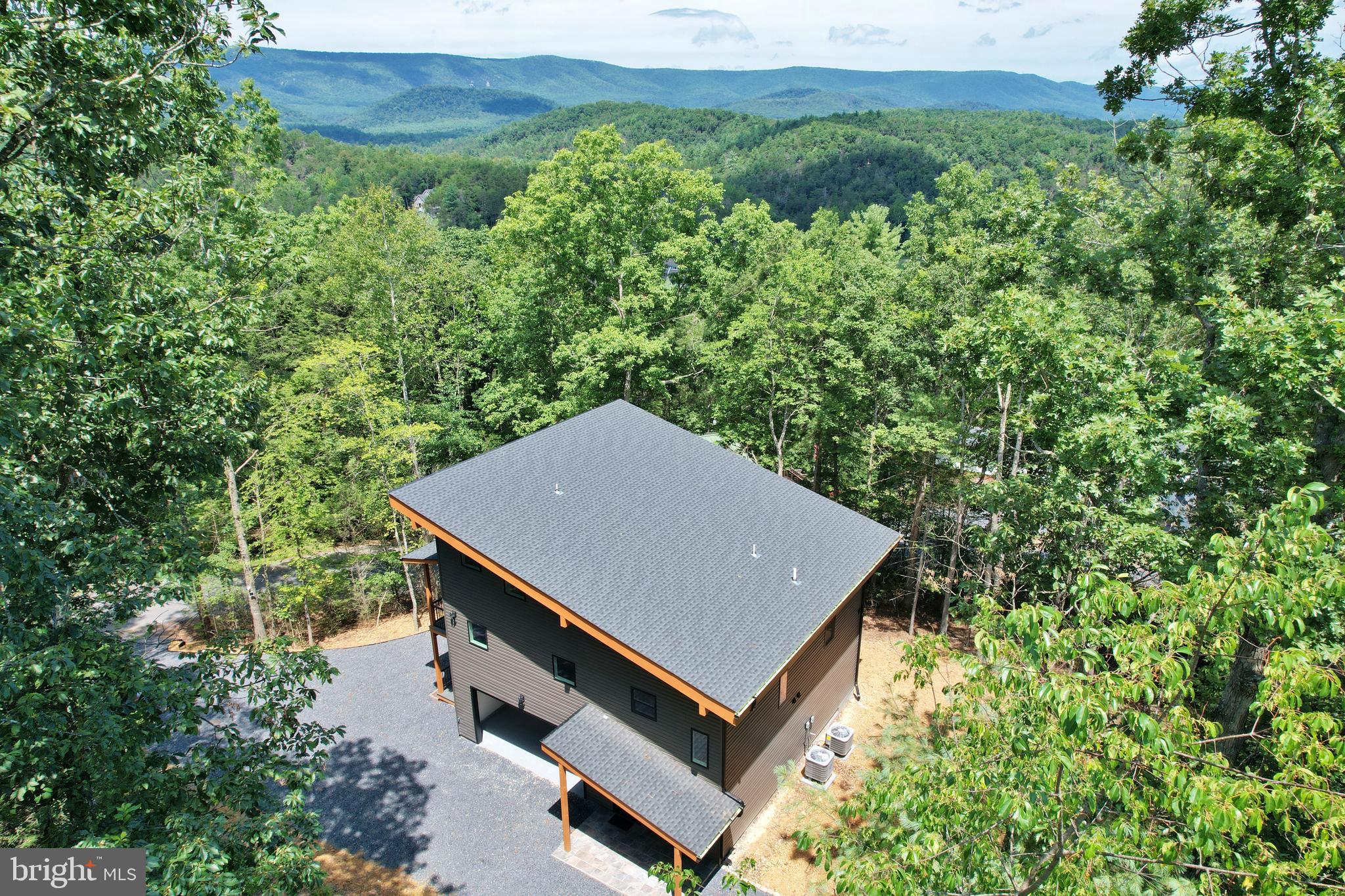 1034 GREENVIEW