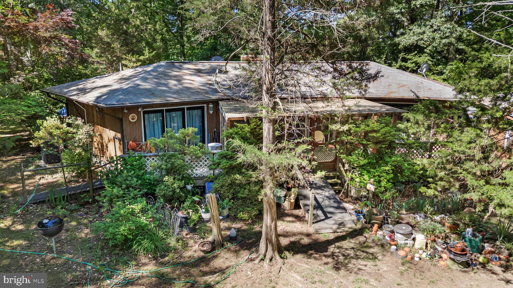 9545 MOORES POINT PLACE