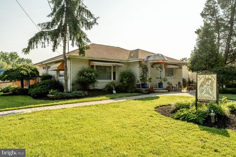 Photo of 75 Hartford Road, DELRAN, NJ 08075 (MLS # NJBL2088758) Photo of 75 Hartford Road, DELRAN, NJ 08075 (MLS # NJBL2088758)