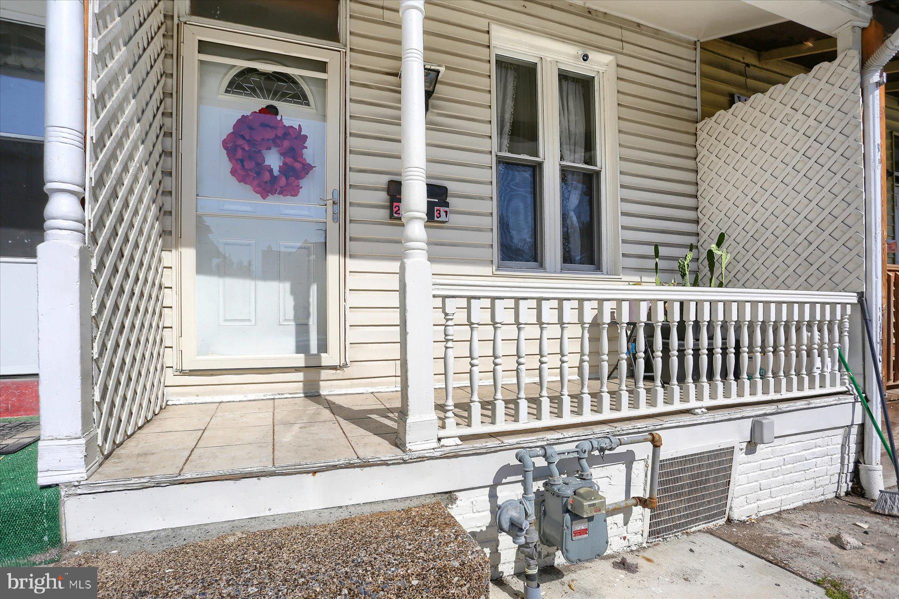 2031 LOGAN STREET