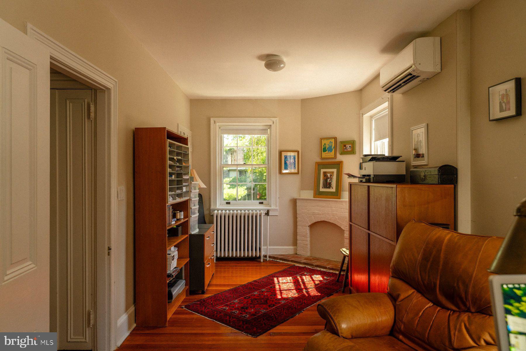 CHESTNUT HILL - Residential