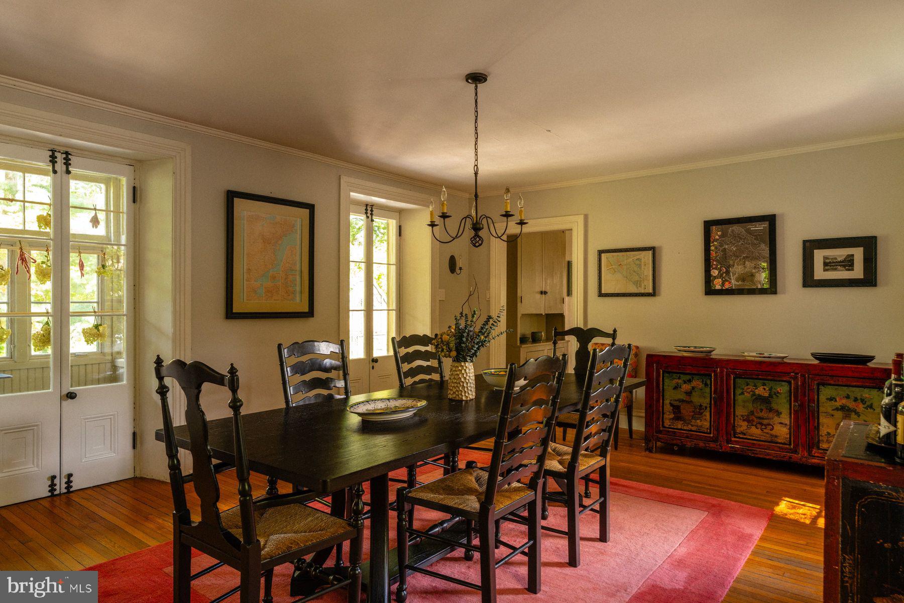 CHESTNUT HILL - Residential