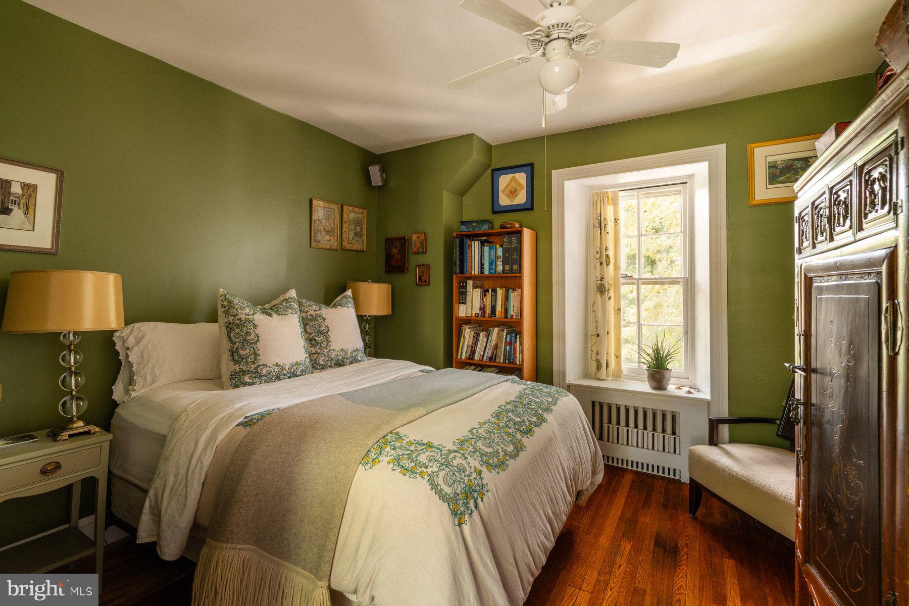 CHESTNUT HILL - Residential