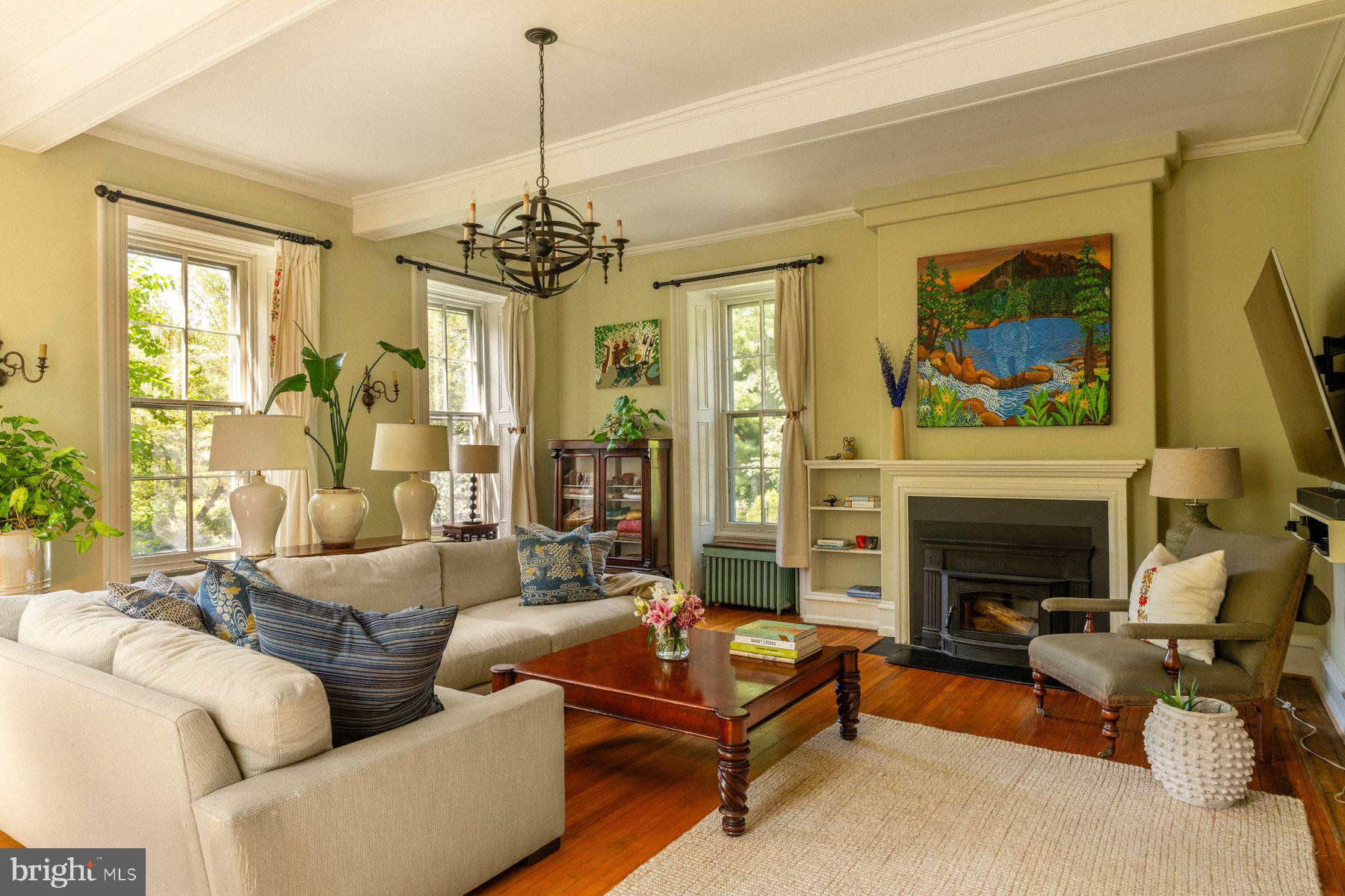 CHESTNUT HILL - Residential