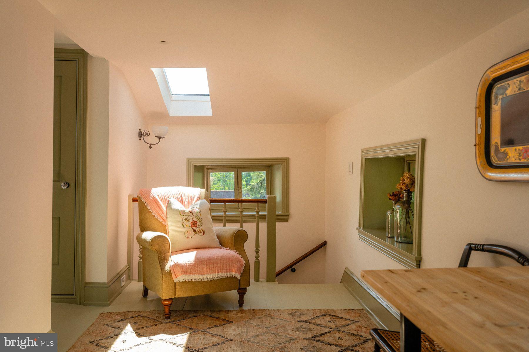 CHESTNUT HILL - Residential