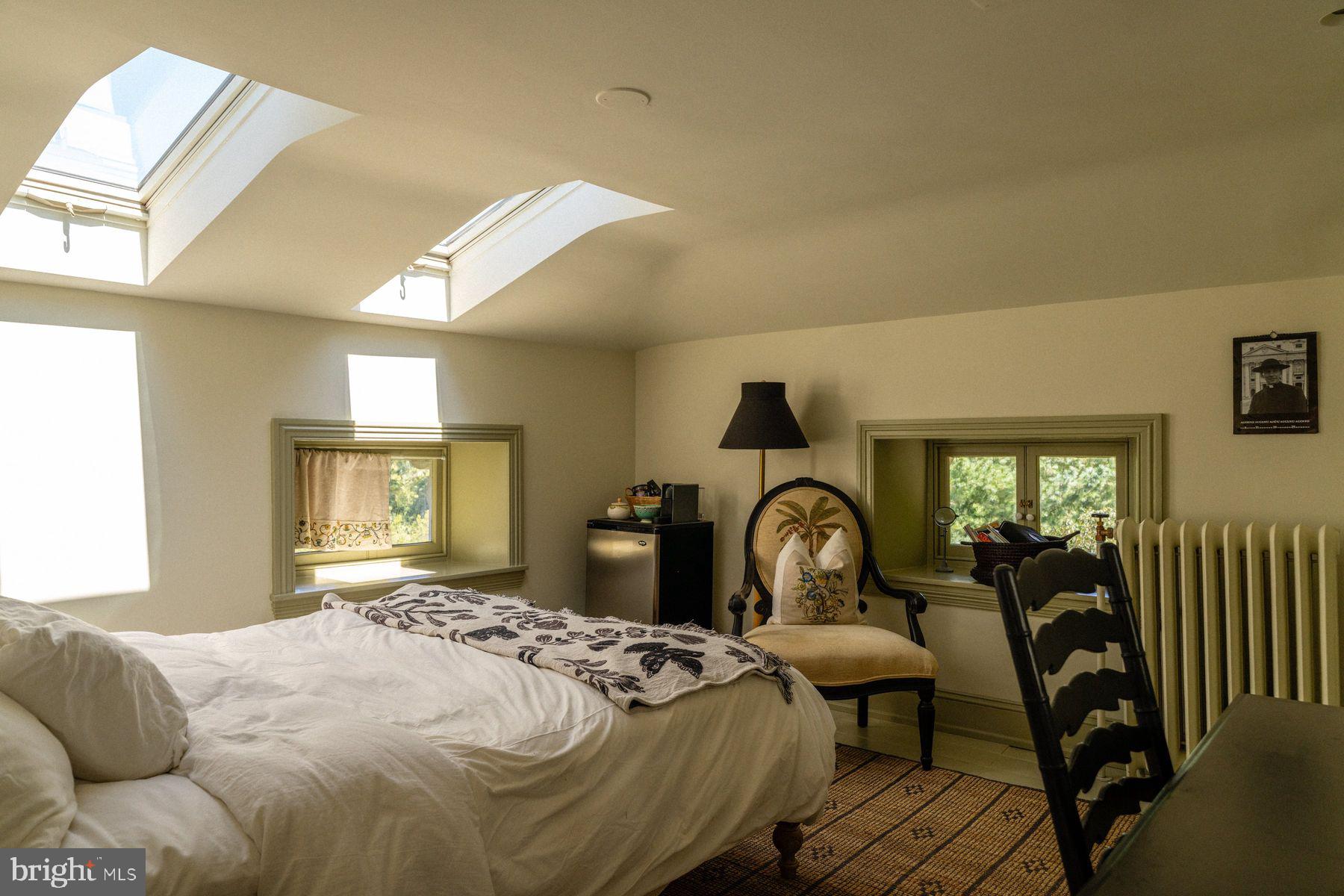 CHESTNUT HILL - Residential